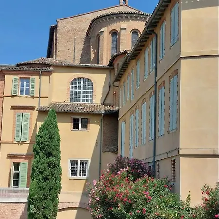 Joli 40 M 2 Apartment *